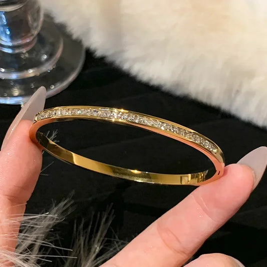 Luckacco Lucky Cute Colorful Five-Leaved Flower Stainless Steel Bracelets for Women Fashion Light Luxury Paty Jewelry Gifts