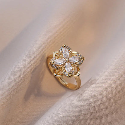 Luckacco Luxury Zircon Four-leaf Clover Rotating Ring Lucky Transfer Jewelry Gift for Children Tik Tok Same Style for Women for Friends