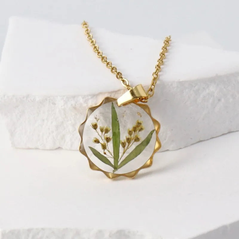 luckacco elegant dried flower charm necklace handmaking epoxy resin flowers necklace unique plant design series chain necklace