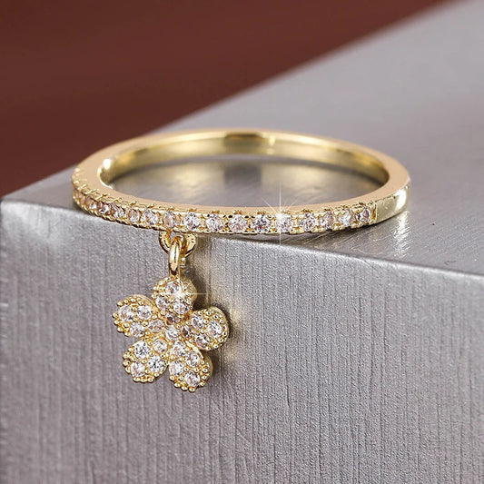 Luckacco Fashion Gracefully Synthetic Zirconia Women's Ring with Delicate Five-Leaf Flower Pendant