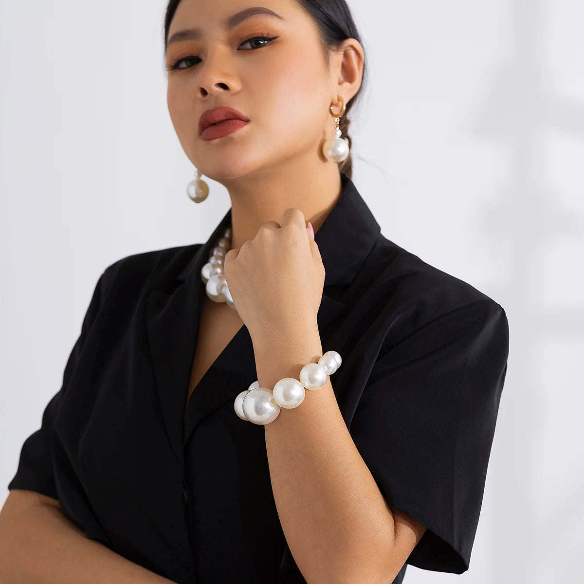 luckacco exaggerated fashion big imitation pearl choker necklace for women wedding bridal temperament bead maxi chain christmas jewelry