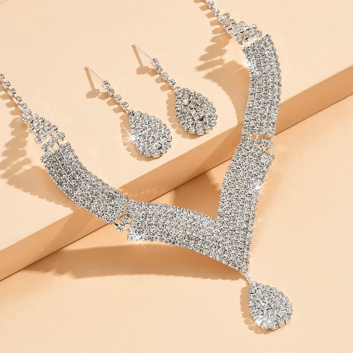 luckacco 3pcs fashionable rhinestones, water droplets, necklaces, earrings, jewelry sets, women's wedding accessories