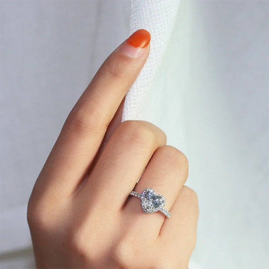 Luckacco Luxury Silver Color Heart Ring for Women Exquisite Fashion Metal Inlaid White Zircon Stones Wedding Ring Engagement Jewelry