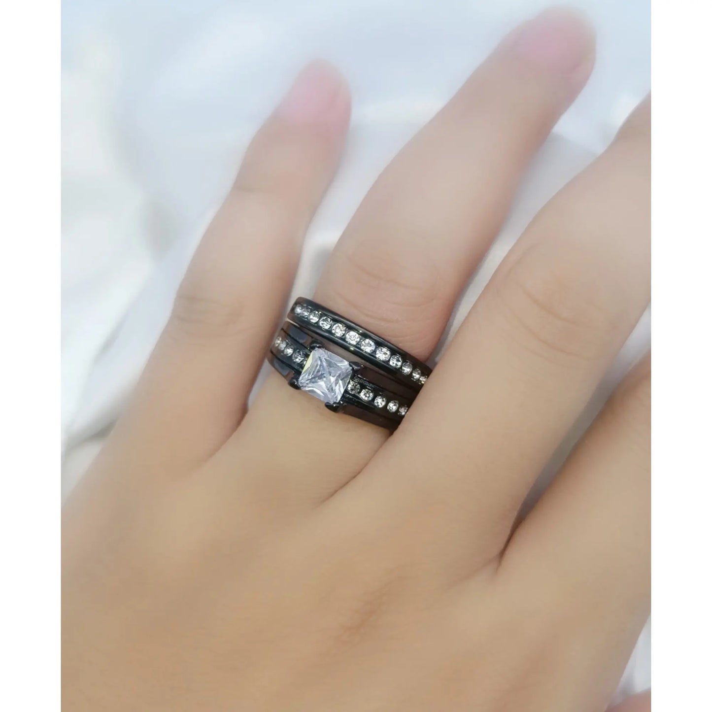 luckacco fashion couple rings romantic white rhinestones cz women rings set simpe men's stainless steel rings for couple wedding jewelry