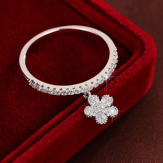 Luckacco Fashion Gracefully Synthetic Zirconia Women's Ring with Delicate Five-Leaf Flower Pendant