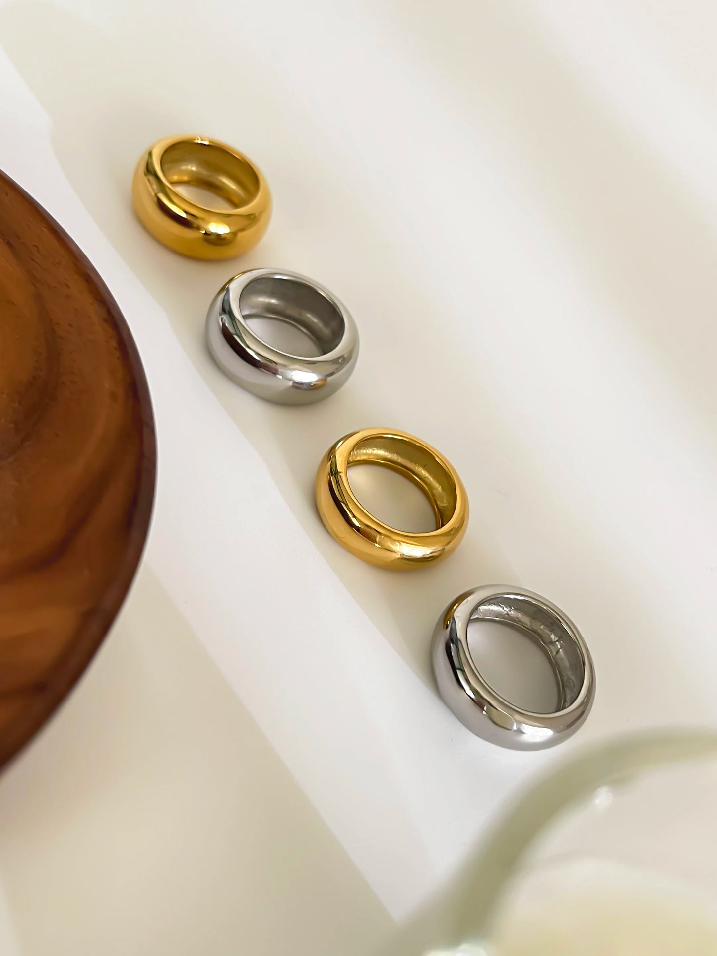 luckacco peri'sbox 8mm 10mm high polish 18k gold plated round chunky rings for women men smooth stainless steel minimalist party jewelry