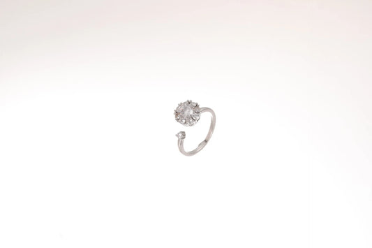 Luckacco Luxury Zircon Four-leaf Clover Rotating Ring Lucky Transfer Jewelry Gift for Children Tik Tok Same Style for Women for Friends