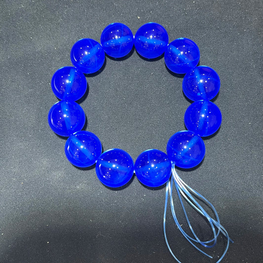 Luckacco Under strong light, hexagonal starlight red, starlight green, blue, pink and purple beads appear on the sapphire bracelet