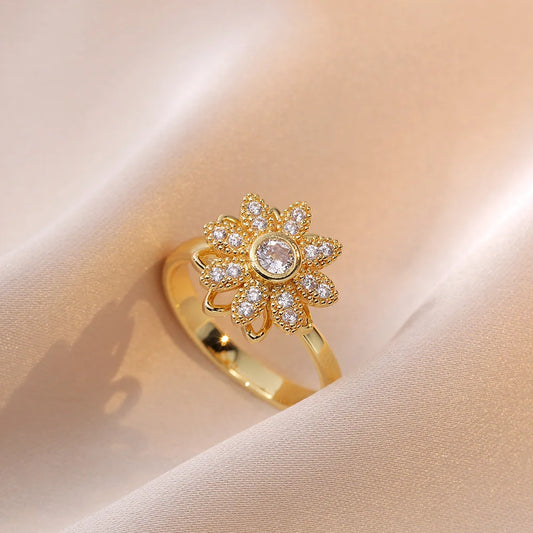 Luckacco Luxury Zircon Four-leaf Clover Rotating Ring Lucky Transfer Jewelry Gift for Children Tik Tok Same Style for Women for Friends