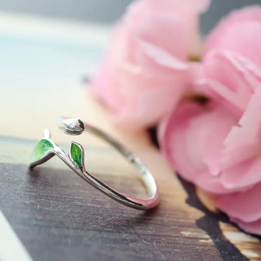 Luckacco Fashion Accessories Green Color Leaves and Twig Wrap Around Ring Silver Color Nature Inspired Fine Jewelry for Women Adjustable